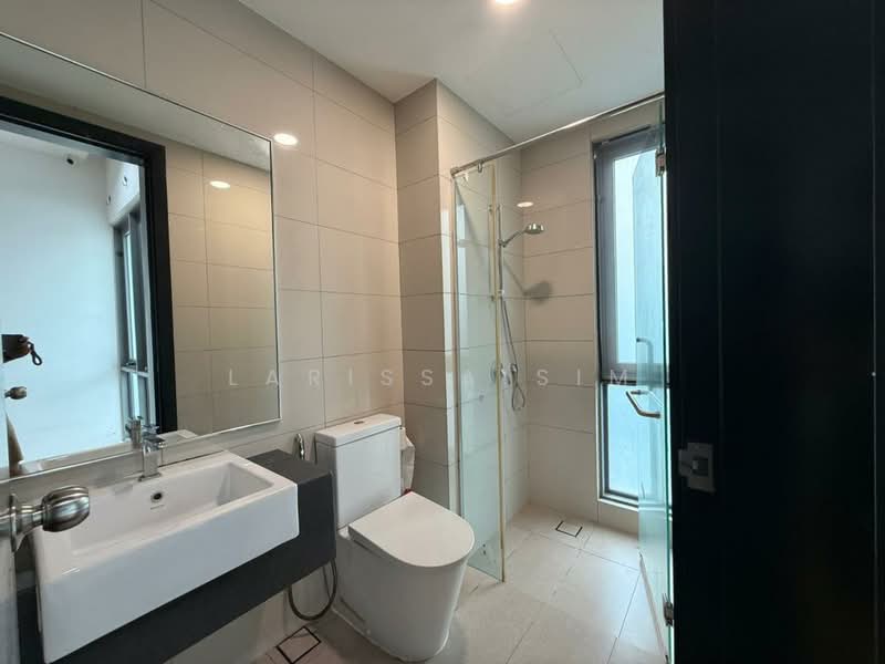 Semi-Detached House for Sale in Taman Molek (Johor Bahru) - Larissa Sim - Bathroom - PropertyGuru.com.my