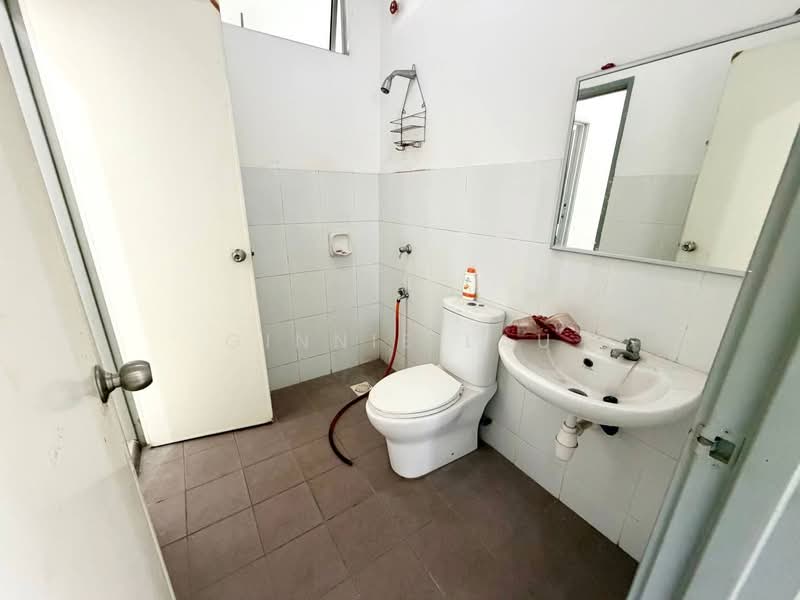 2-storey Terraced House for Sale in Rini Hills 2 (Skudai) - Ginnie Lau - Bathroom - PropertyGuru.com.my