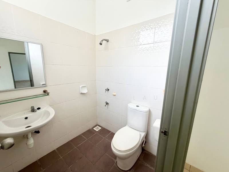 2-storey Terraced House for Sale in Rini Hills 2 (Skudai) - Ginnie Lau - Bathroom - PropertyGuru.com.my