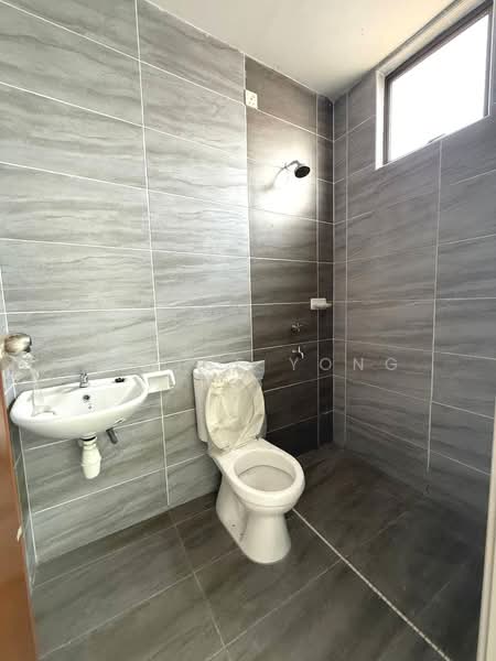 2-storey Terraced House for Sale in Taman Bestari Indah (Ulu Tiram) - Janice Yong - Bathroom - PropertyGuru.com.my