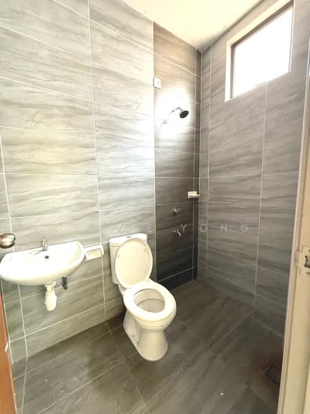 2-storey Terraced House for Sale in Taman Bestari Indah (Ulu Tiram) - Janice Yong - Bathroom - PropertyGuru.com.my