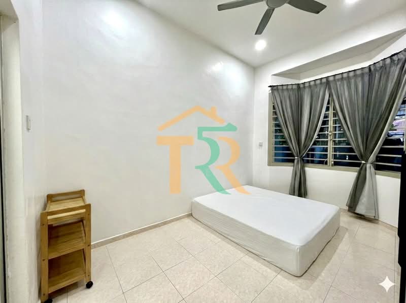 Taman Bakri Makmur untuk Untuk Dijual - RM 650,000, Apr 2026 - Bedroom - PropertyGuru.com.my