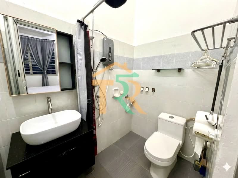 Taman Bakri Makmur untuk Untuk Dijual - RM 650,000, Apr 2026 - Bathroom - PropertyGuru.com.my
