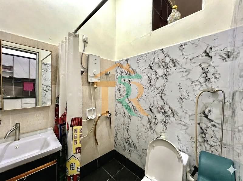 Taman Bakri Makmur untuk Untuk Dijual - RM 650,000, Apr 2026 - Bathroom - PropertyGuru.com.my