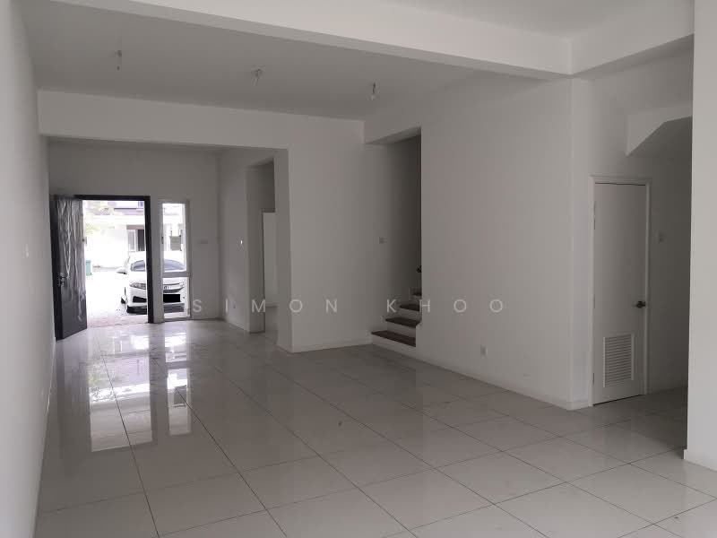 Terraced House for Sale in Bandar Saujana Putra (Tanjong Duabelas) - Simon Khoo - Living Room - PropertyGuru.com.my