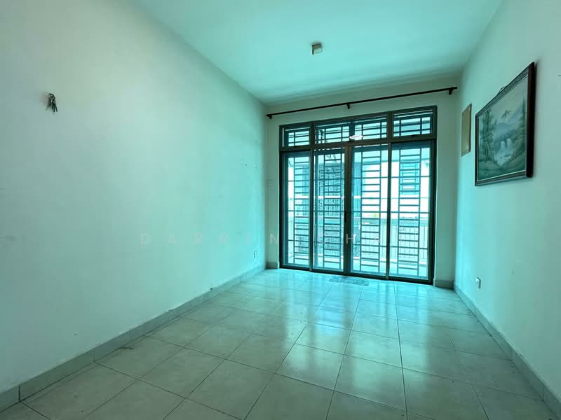 Cluster House for Sale in Bandar Putra (Kulai) - Darren Chai - Living Room - PropertyGuru.com.my