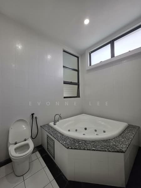 Bungalow for Sale in Saujana (Selangor) - Evonne Lee - Bathroom - PropertyGuru.com.my