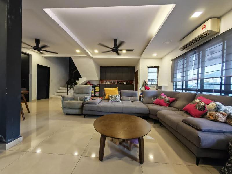 Rumah Teres 2-Tingkat untuk Dijual di Seri Utama Damansara (Kota Damansara) - Jeff Wong - Living Room - PropertyGuru.com.my