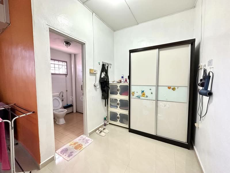 2-storey Terraced House for Sale in Taman Universiti (Skudai) - Robin Lim - Bathroom - PropertyGuru.com.my