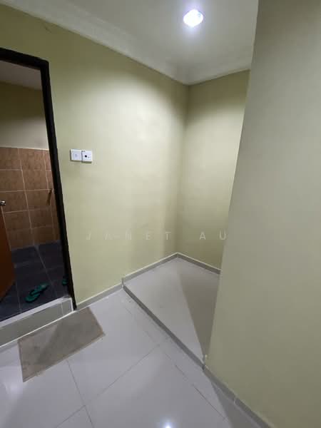 Shop / Office for Rent in Seri Kembangan (Selangor) - Janet Au - PropertyGuru.com.my
