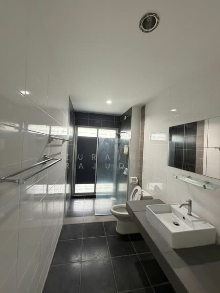 2-storey Terraced House for Sale in Sungai Buloh (Selangor) - Zuraina Rajudin - Bathroom - PropertyGuru.com.my