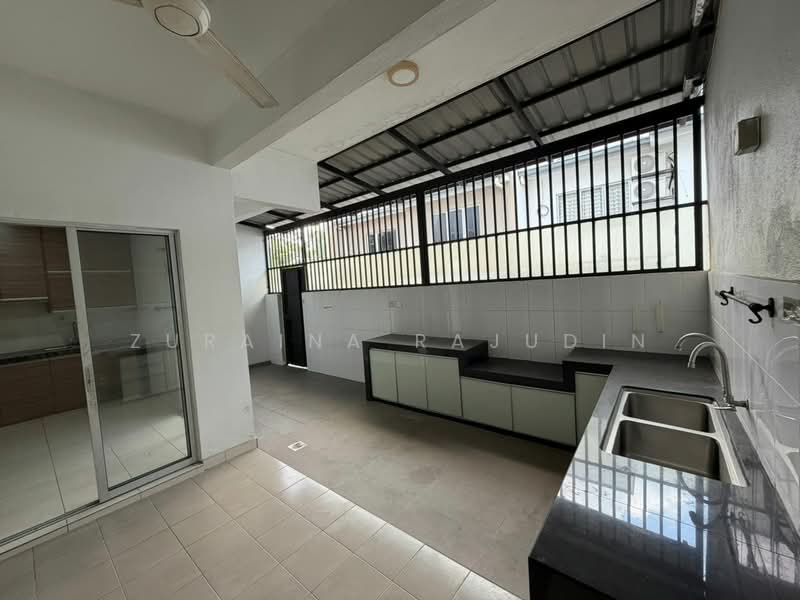 2-storey Terraced House for Sale in Sungai Buloh (Selangor) - Zuraina Rajudin - Kitchen - PropertyGuru.com.my