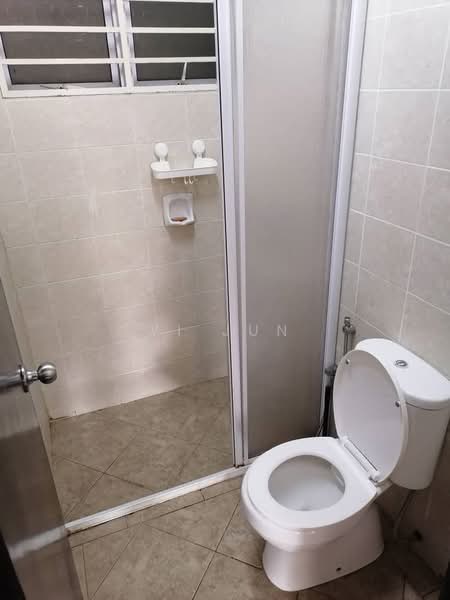Aseana Puteri untuk Untuk Disewa - RM 1,900 /bulan, Mac 2026 - Bathroom - PropertyGuru.com.my