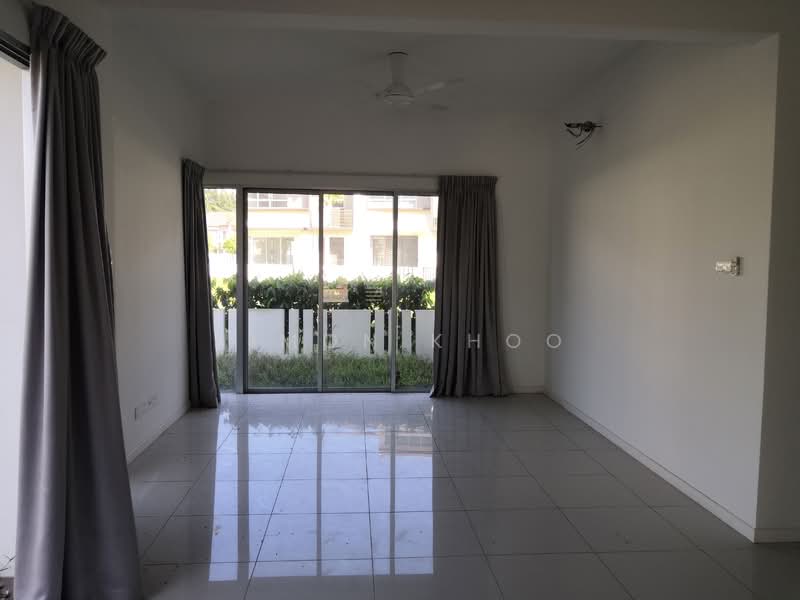 Terraced House for Sale in Bandar Tropicana Aman (Telok Panglima Garang) - Simon Khoo - Living Room - PropertyGuru.com.my