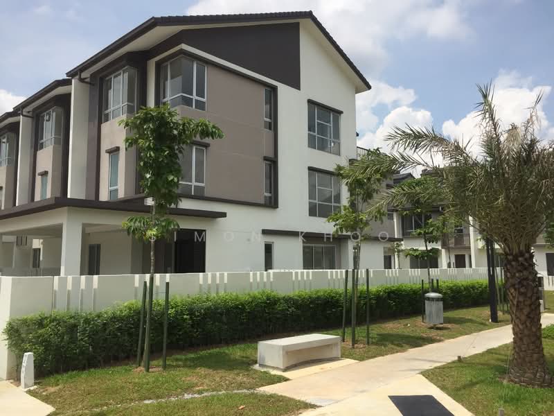Terraced House for Sale in Bandar Saujana Putra (Tanjong Duabelas) - Simon Khoo - Exterior - PropertyGuru.com.my