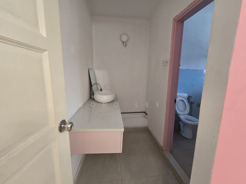 Overseas Union Garden (Taman OUG) untuk Untuk Disewa - RM 2,550 /bulan, Mac 2026 - Bathroom - PropertyGuru.com.my