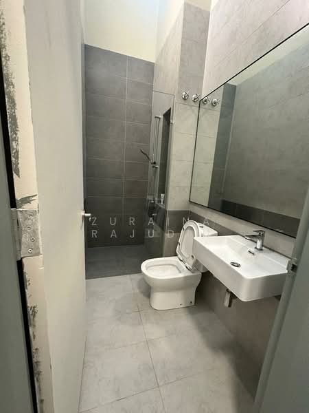 Semi-Detached House for Sale in Sungai Buloh (Selangor) - Zuraina Rajudin - Bathroom - PropertyGuru.com.my