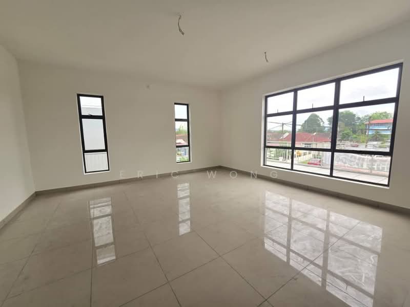 Shop for Sale in Senai (Johor) - Eric Wong - Living Room - PropertyGuru.com.my