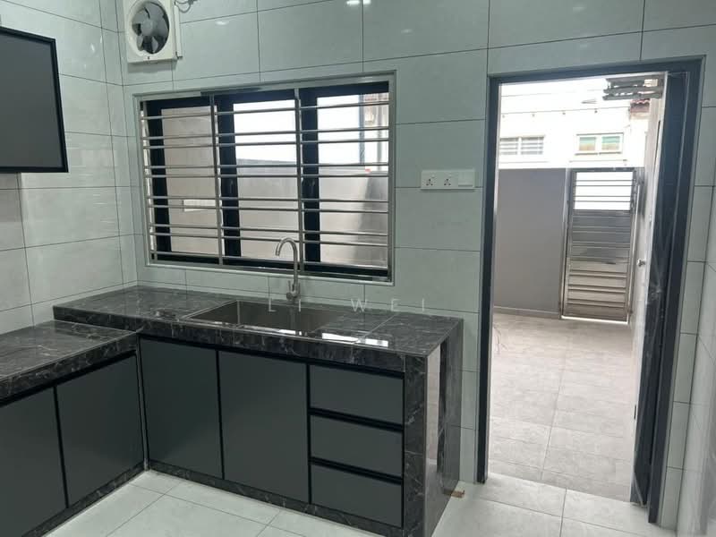 Taman Sentosa Tamans Sentosas Taman Sentosas untuk Untuk Disewa - RM 3,000 /bulan, Mac 2026 - Kitchen - PropertyGuru.com.my