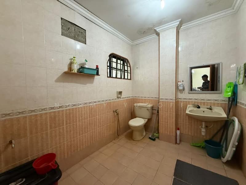 2-storey Terraced House for Sale in Seksyen 7 (Shah Alam) - Normy Yusoff - Bathroom - PropertyGuru.com.my