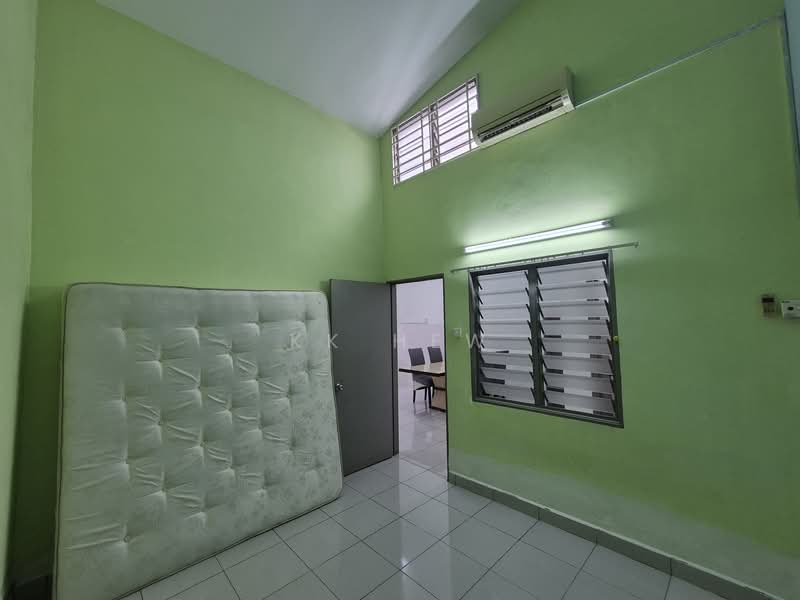 Taman Bukit Mewah untuk Untuk Disewa - RM 1,380 /bulan, Mac 2026 - Bedroom - PropertyGuru.com.my