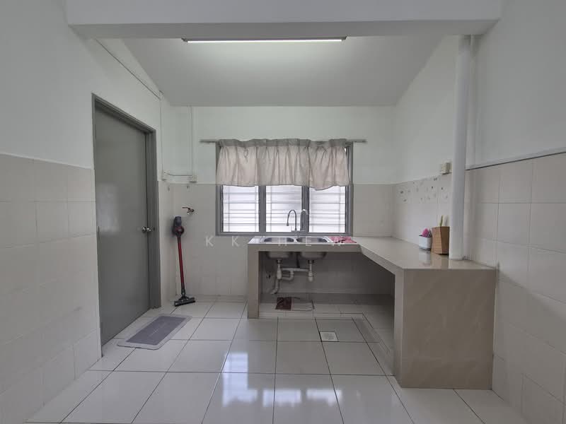 1-storey Terraced House for Rent in Taman Bukit Mewah (Kajang) - KK HEW - Kitchen - PropertyGuru.com.my