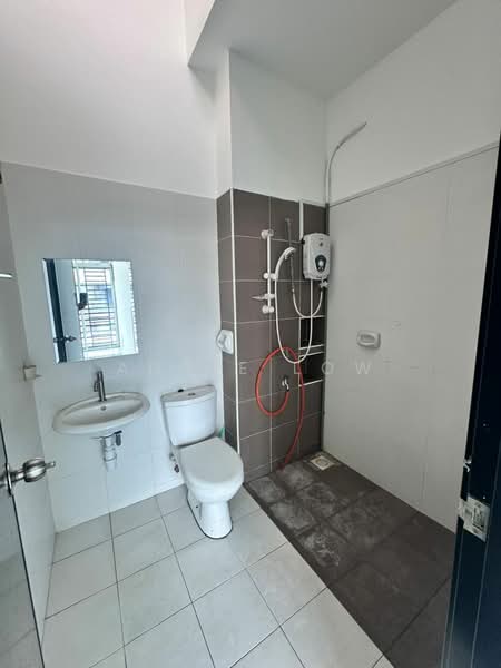 Condominium for Sale at The Straits View Condominium - Annie Low - Bathroom - PropertyGuru.com.my
