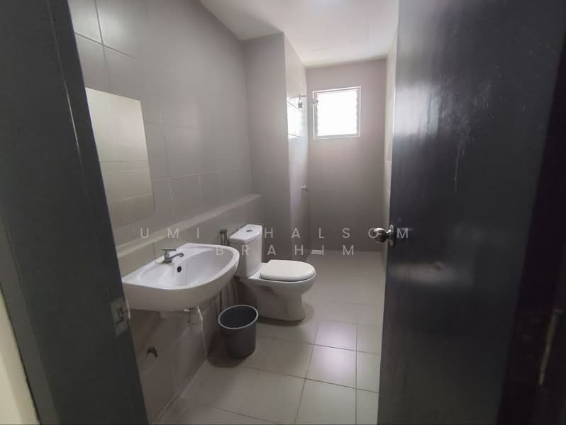 Lakefront Homes untuk Untuk Disewa - RM 1,300 /bulan, Mac 2026 - Bathroom - PropertyGuru.com.my