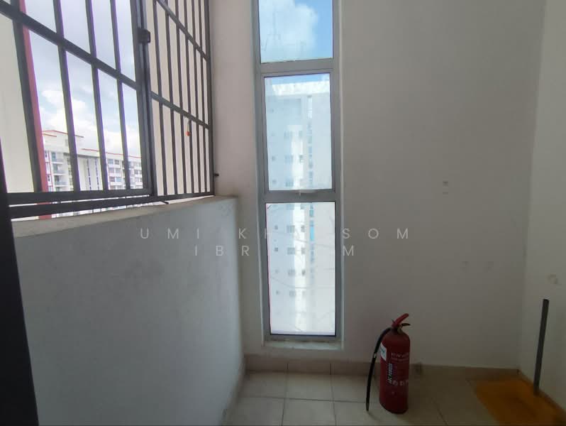 Lakefront Homes untuk Untuk Disewa - RM 1,300 /bulan, Mac 2026 - Balcony - PropertyGuru.com.my