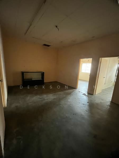 Shop for Sale in Taman Putra Budiman (Balakong) - Deckson Tan - Interior - PropertyGuru.com.my