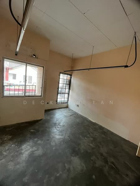 Shop for Sale in Taman Putra Budiman (Balakong) - Deckson Tan - Interior - PropertyGuru.com.my