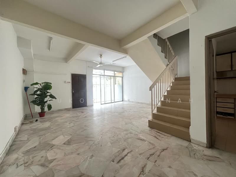 Double Storey Terrace, Taman Kelana Indah SS7, Kelana Jaya untuk Untuk Dijual - RM 790,000, Mac 2026 - Living Room - PropertyGuru.com.my