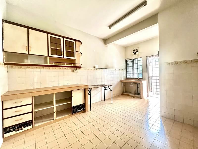 Double Storey Terrace, Taman Kelana Indah SS7, Kelana Jaya untuk Untuk Dijual - RM 790,000, Mac 2026 - Kitchen - PropertyGuru.com.my