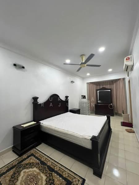 Seksyen 24 untuk Untuk Dijual - RM 650,000, Mac 2026 - Bedroom - PropertyGuru.com.my