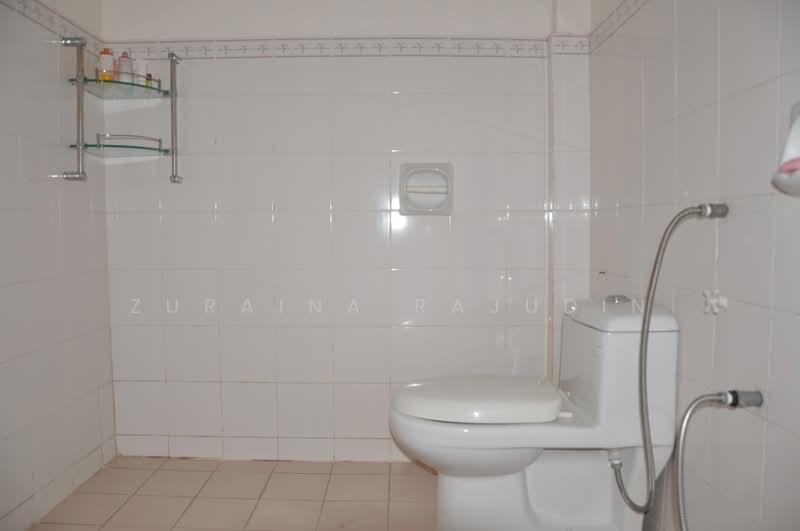 1-storey Terraced House for Sale in Puncak Alam (Selangor) - Zuraina Rajudin - Bathroom - PropertyGuru.com.my