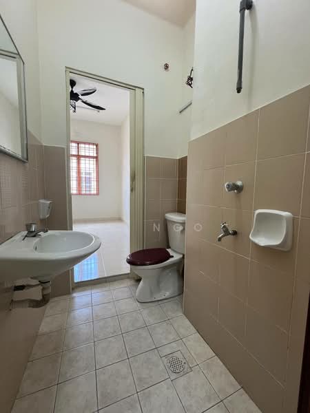 Taman Mutiara Rini untuk Untuk Disewa - RM 1,600 /bulan, Mac 2026 - Bathroom - PropertyGuru.com.my