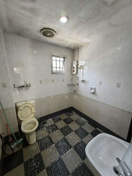 Rumah Teres 1 Tingkat untuk Disewa di Skudai (Johor) - SY Ngo - Bathroom - PropertyGuru.com.my