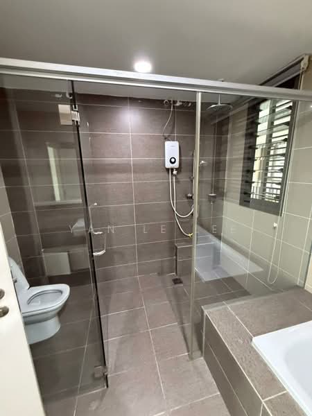 Condominium for Rent at Iskandar Residences - Yan Le Lee - Bathroom - PropertyGuru.com.my