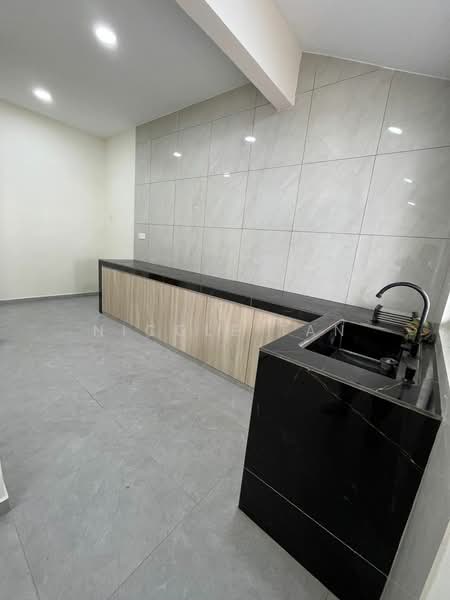 1.5-storey Terraced House for Sale in Taman Perling (Perling) - Nicole Tan - Kitchen - PropertyGuru.com.my