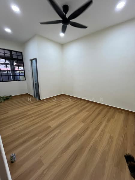 1.5-storey Terraced House for Sale in Taman Perling (Perling) - Nicole Tan - Interior - PropertyGuru.com.my