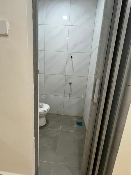 1.5-storey Terraced House for Sale in Taman Perling (Perling) - Nicole Tan - Bathroom - PropertyGuru.com.my