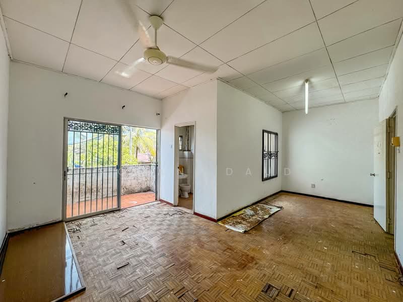 Taman Pinggiran Senawang untuk Untuk Dijual - RM 330,000, Mac 2026 - Balcony - PropertyGuru.com.my