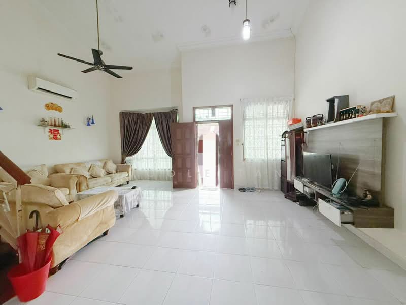 2-storey Terraced House for Sale in Taman Perling (Perling) - Nicole Tan - Living Room - PropertyGuru.com.my