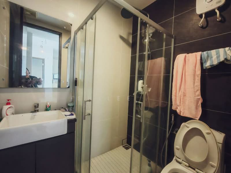 Amberside @ Country Garden Danga Bay untuk Untuk Disewa - RM 2,300 /bulan, Mac 2026 - Bathroom - PropertyGuru.com.my