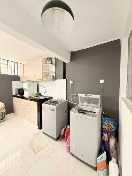 Butik 3, Bandar Kinrara untuk Untuk Disewa - RM 750 /bulan, Mac 2026 - Kitchen - PropertyGuru.com.my