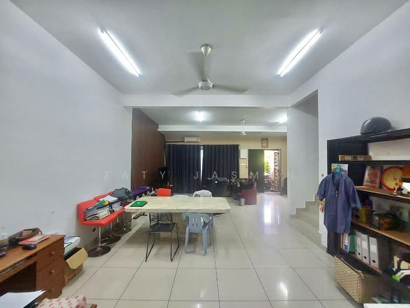 Bandar Damai Perdana untuk Untuk Dijual - RM 1,100,000, Mac 2026 - Living Room - PropertyGuru.com.my