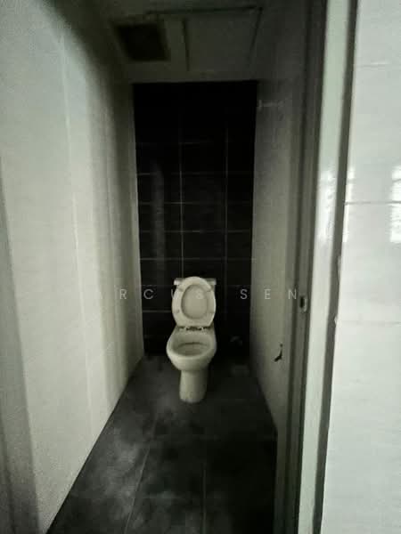 Shop / Office for Rent in Greentown (Ipoh) - Marcus Seng - Bathroom - PropertyGuru.com.my