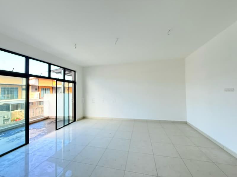 Bandar Cemerlang Ulu Tiram Johor Bahru untuk Untuk Dijual - RM 750,000, Mac 2026 - Balcony - PropertyGuru.com.my