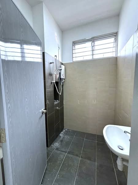 2-storey Terraced House for Sale in Taman Impian Emas (Skudai) - Karl Lim - Bathroom - PropertyGuru.com.my