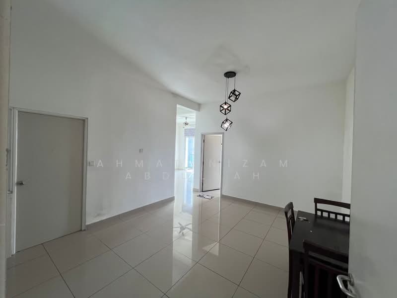 Saville D'lake untuk Untuk Disewa - RM 1,700 /bulan, Mac 2026 - Living Room - PropertyGuru.com.my